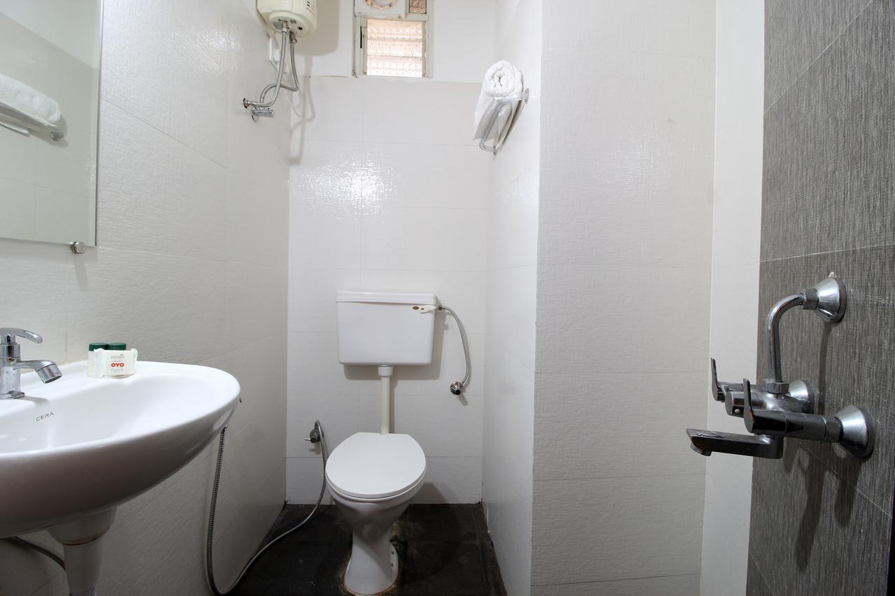Oyo 10385 Hotel Nirmala Vilas Candolim Kültér fotó